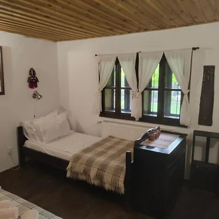 Pensiune хаджидимовата къща Bozhenți